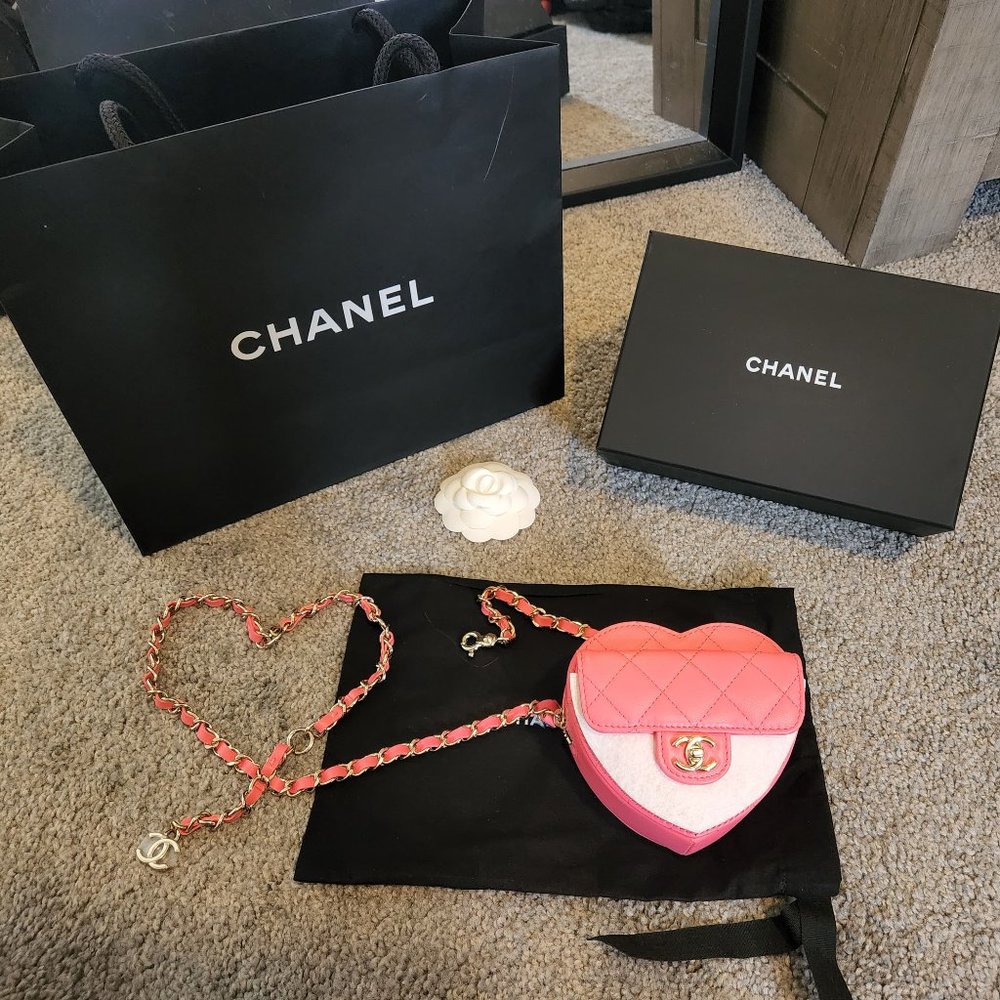BN Chanel CC in Love Waist Belt bag in Pink 22S